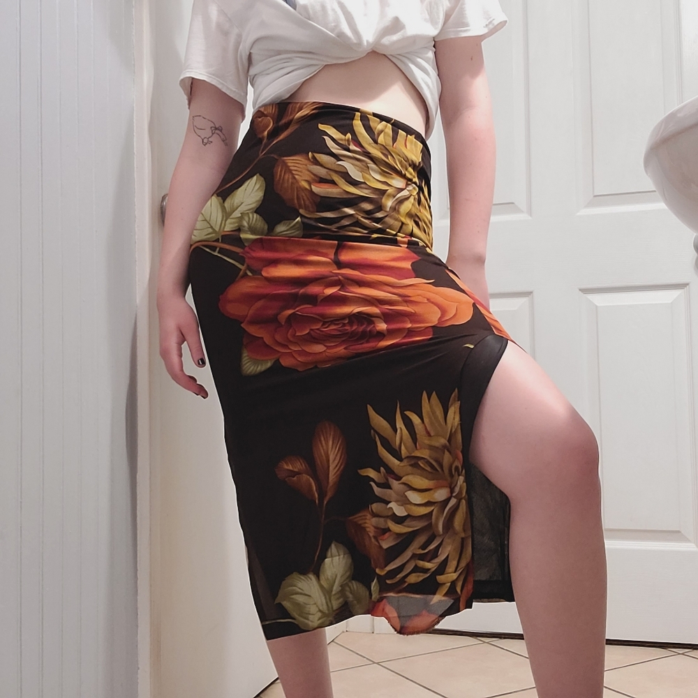 vintage skirt - Picture 3 of 9
